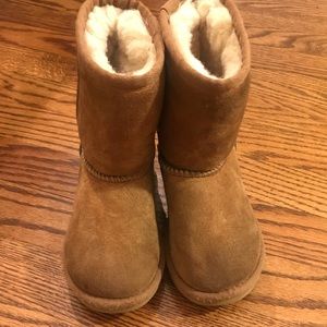 Chestnut Uggs
